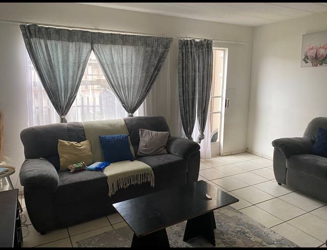 2 BEDROOM SECTIONAL TITLE FOR SALE IN RAVENSWOOD